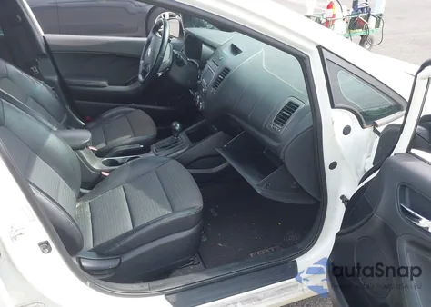 2016 Kia Forte Sx z USA, uszkodzony, nr VIN KNAFZ5A33G5631230